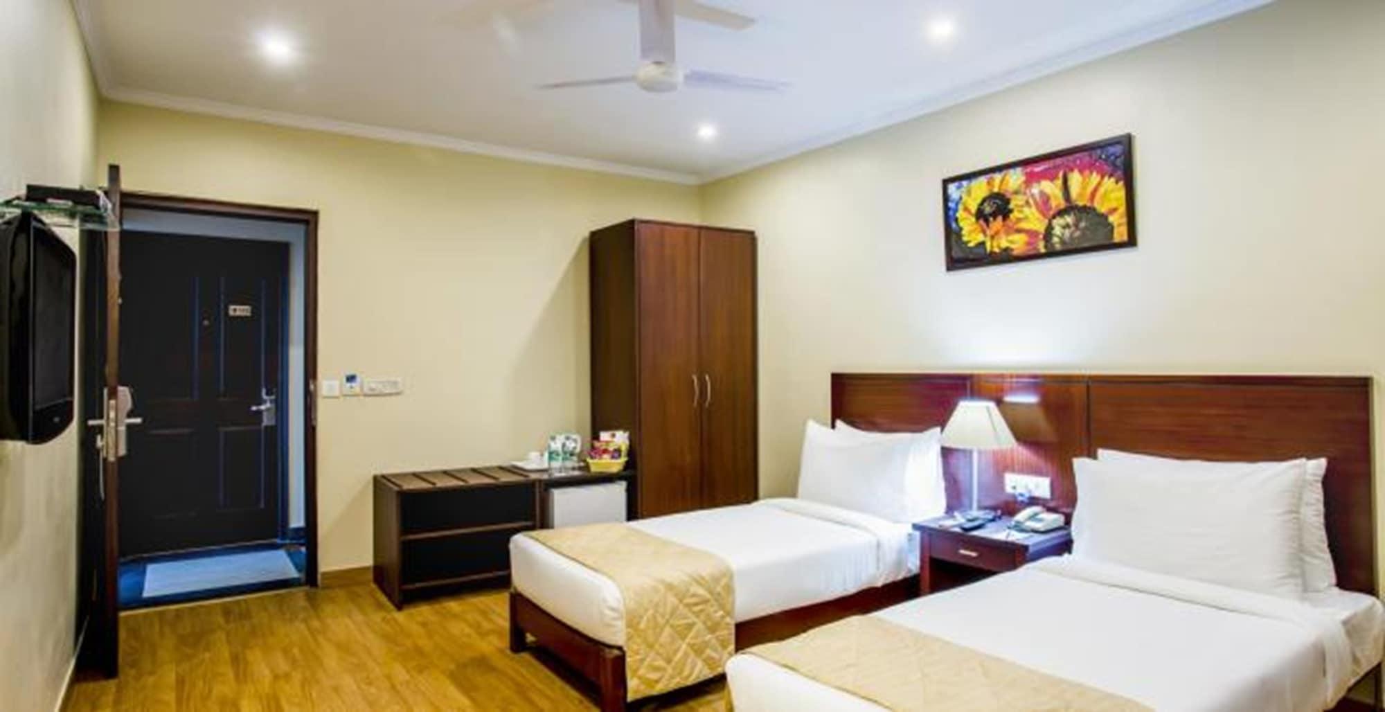 Clarks Inn Nehru Place Ню Делхи Екстериор снимка