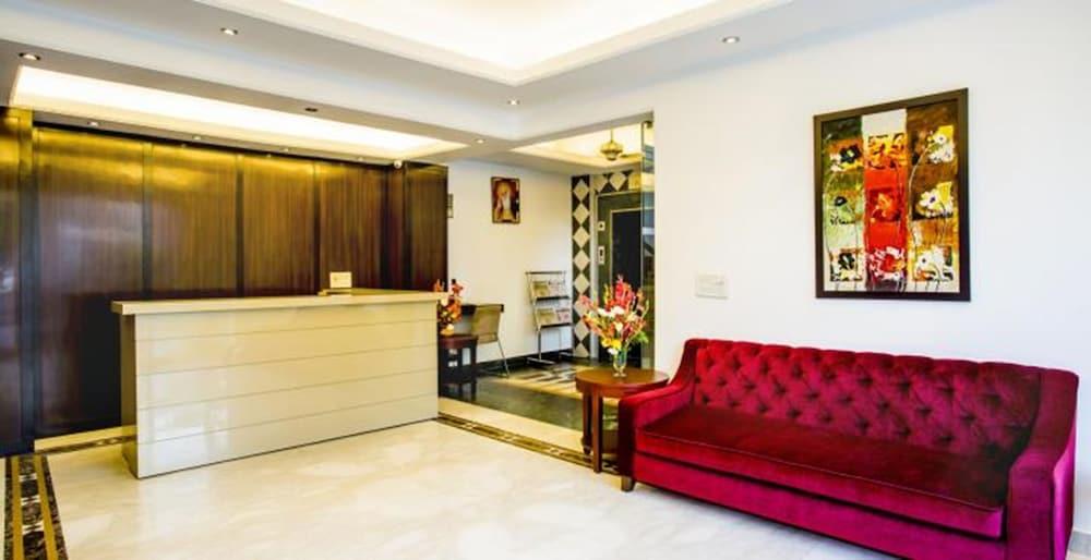 Clarks Inn Nehru Place Ню Делхи Екстериор снимка