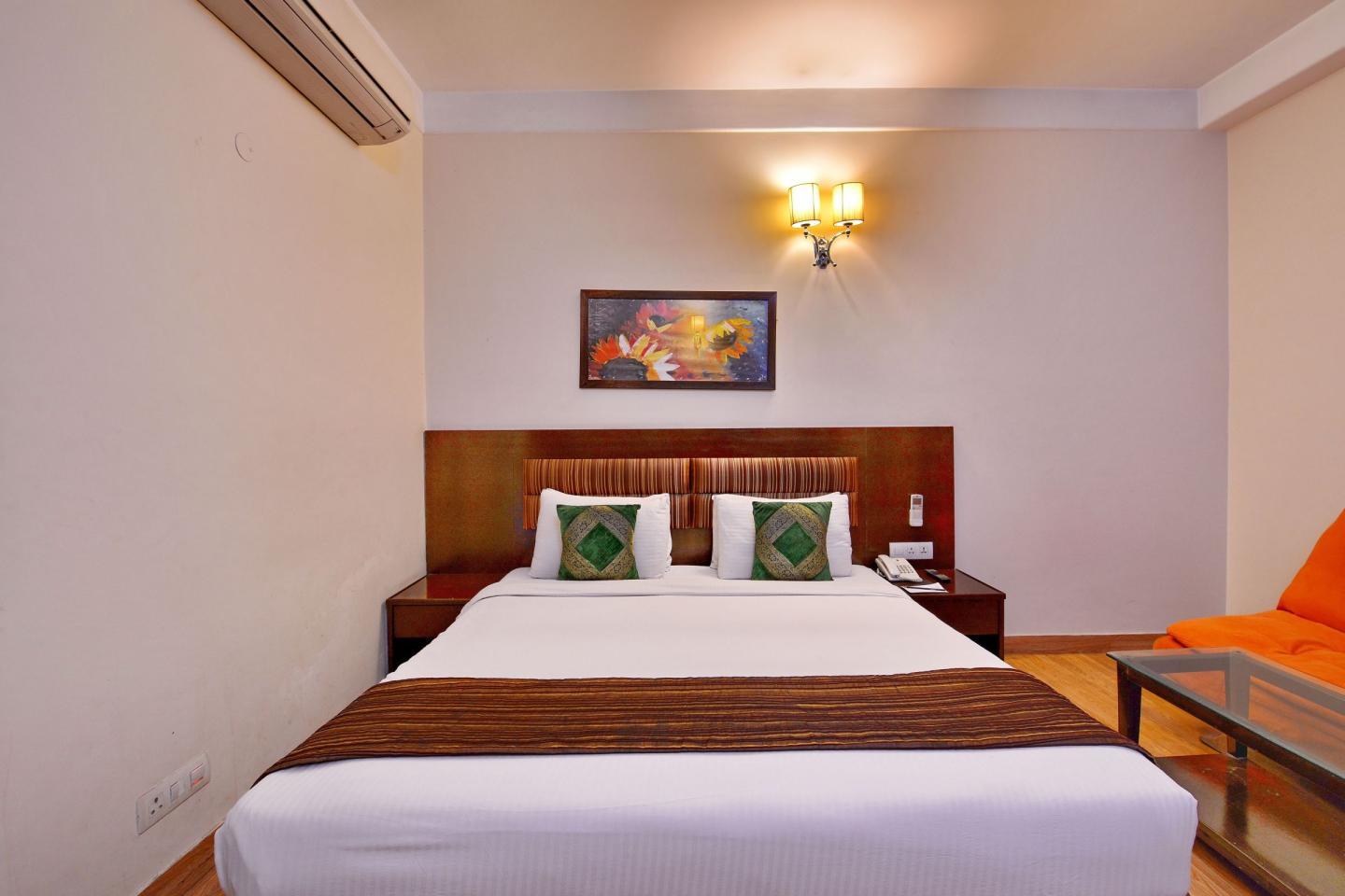 Clarks Inn Nehru Place Ню Делхи Екстериор снимка