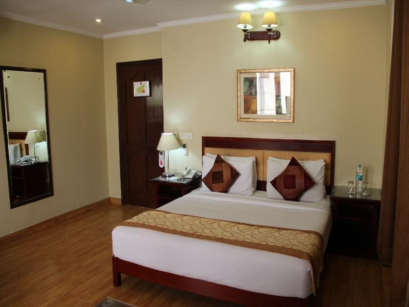 Clarks Inn Nehru Place Ню Делхи Екстериор снимка