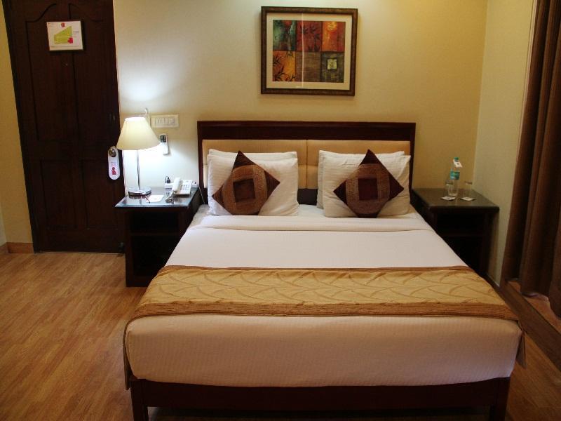 Clarks Inn Nehru Place Ню Делхи Екстериор снимка